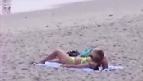 Big Booty Beach Makeout