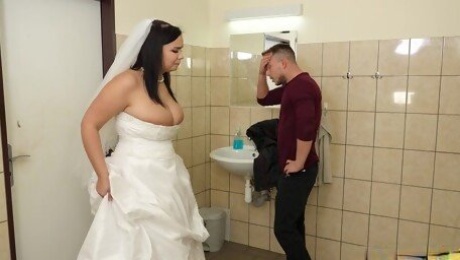 Hardcore fucking in the bathroom with chubby bride Sofia Lee