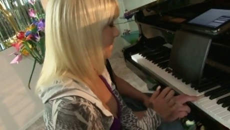 Hot blonde Tessa Taylor getting fucked on the piano