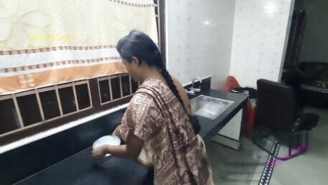 Bhabi Ki Saree Uthake Kitchen Me Chudai Sex - Indian Bengali Bhabi