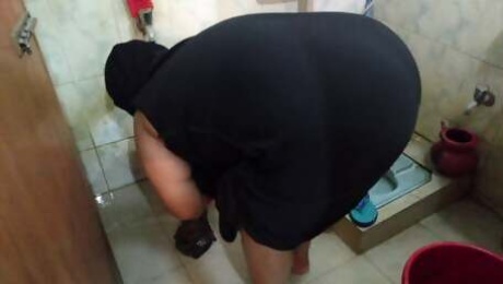 Friend's Arab Wife Fucked By Best Friend in Bathroom, When She Washing Clothes (Big Ass & Huge Boobs Hot Muslim Housewife Sex)