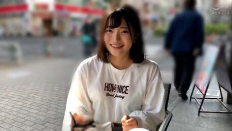 M781G02 Gonzo SEX with a beautiful girl who has a sense of transparency who came to Tokyo from the countryside and is embarrassed at a love hotel!