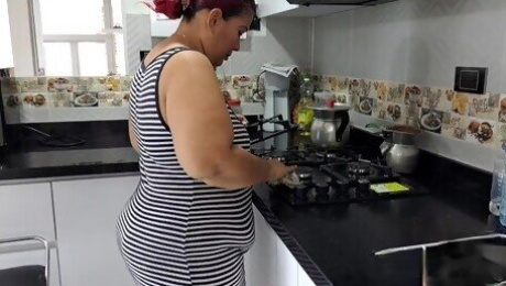 Seducing my stepmother to fuck in the kitchen