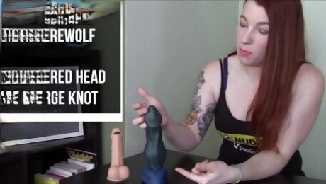 Lily O'Riley Reviewing Medium David by Bad Dragon (SFW)