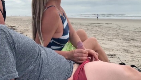 Quickie on public beach, people walking near - Real Amateur