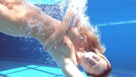 Mary Kalisy Shows Her Hot Big Ass Underwater